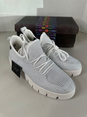 bernie mev. Silver White Knit Platform Sneakers with Laces. Brand New